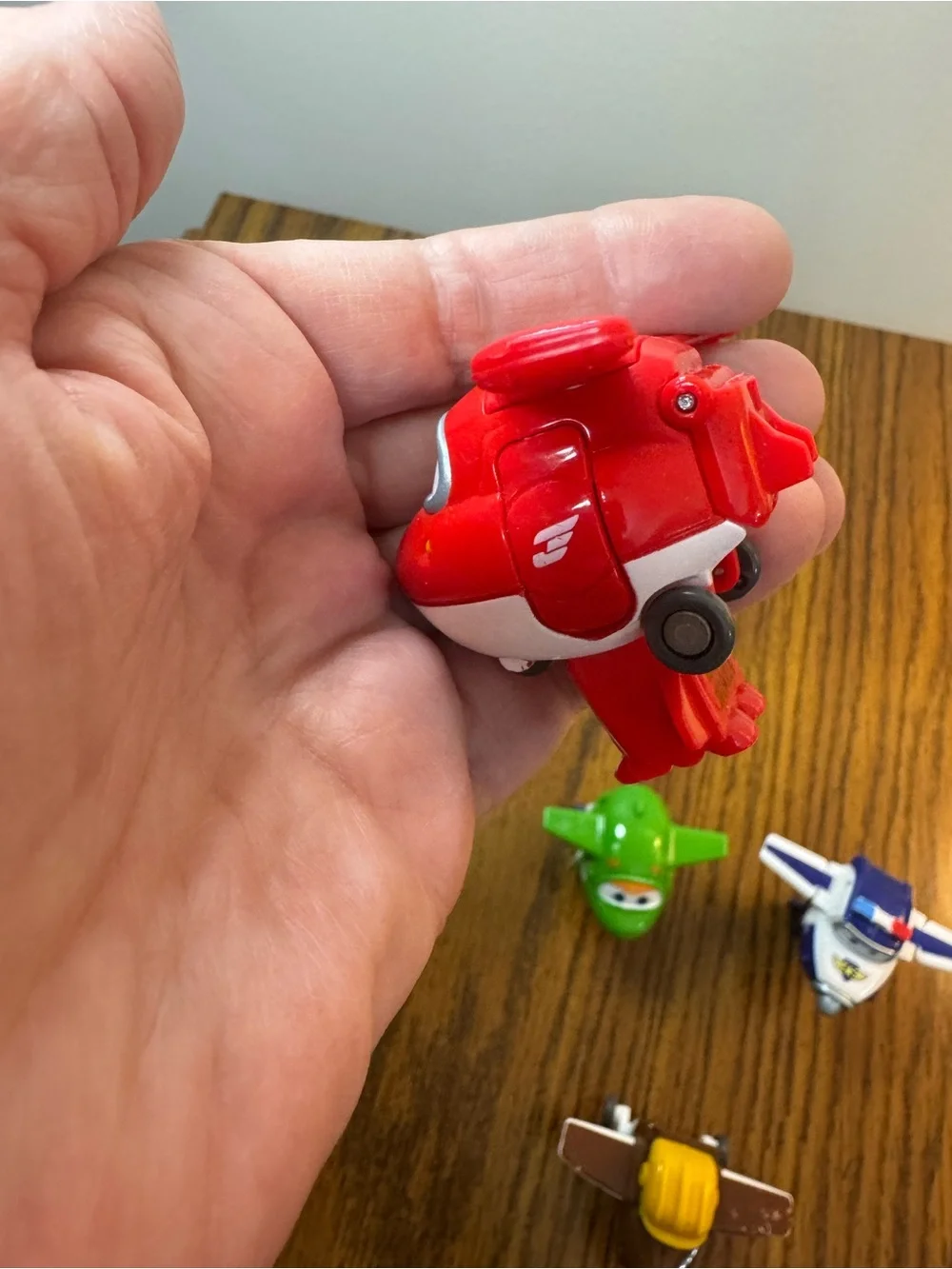 SUPER WINGS Lot of 5 Transforming Jet Toys 2